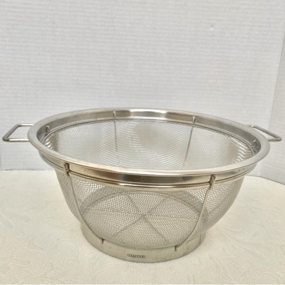 Sabatier Large Stainless Steel mesh strainer/colander  11”x 5” NWOT